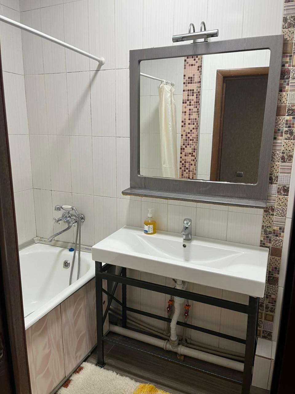 Apartments On Mustafa Ozturk Алма Ата Стая снимка
