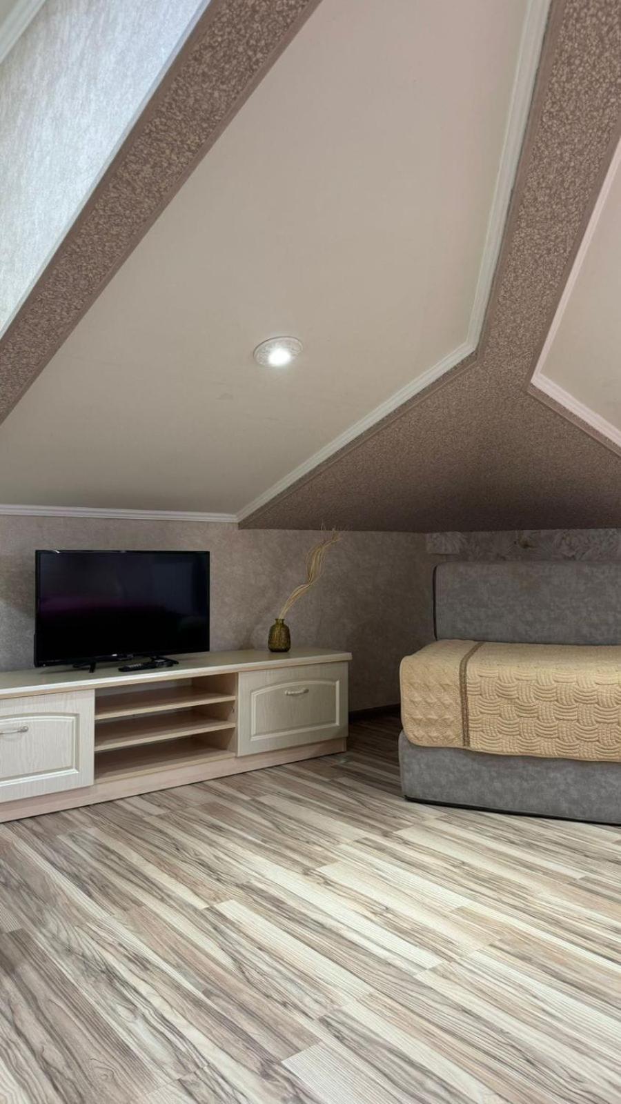 Apartments On Mustafa Ozturk Алма Ата Екстериор снимка