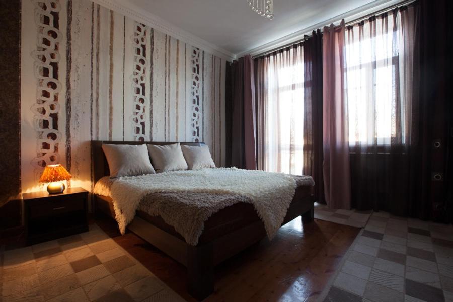 Apartments On Mustafa Ozturk Алма Ата Екстериор снимка