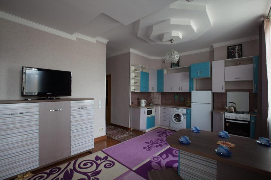 Apartments On Mustafa Ozturk Алма Ата Екстериор снимка